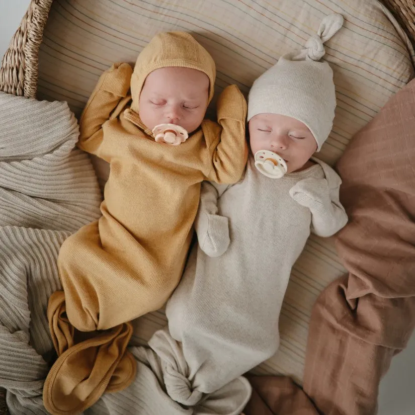 Mushie Baby Gown Ribbed Knotted | Mustard Melange